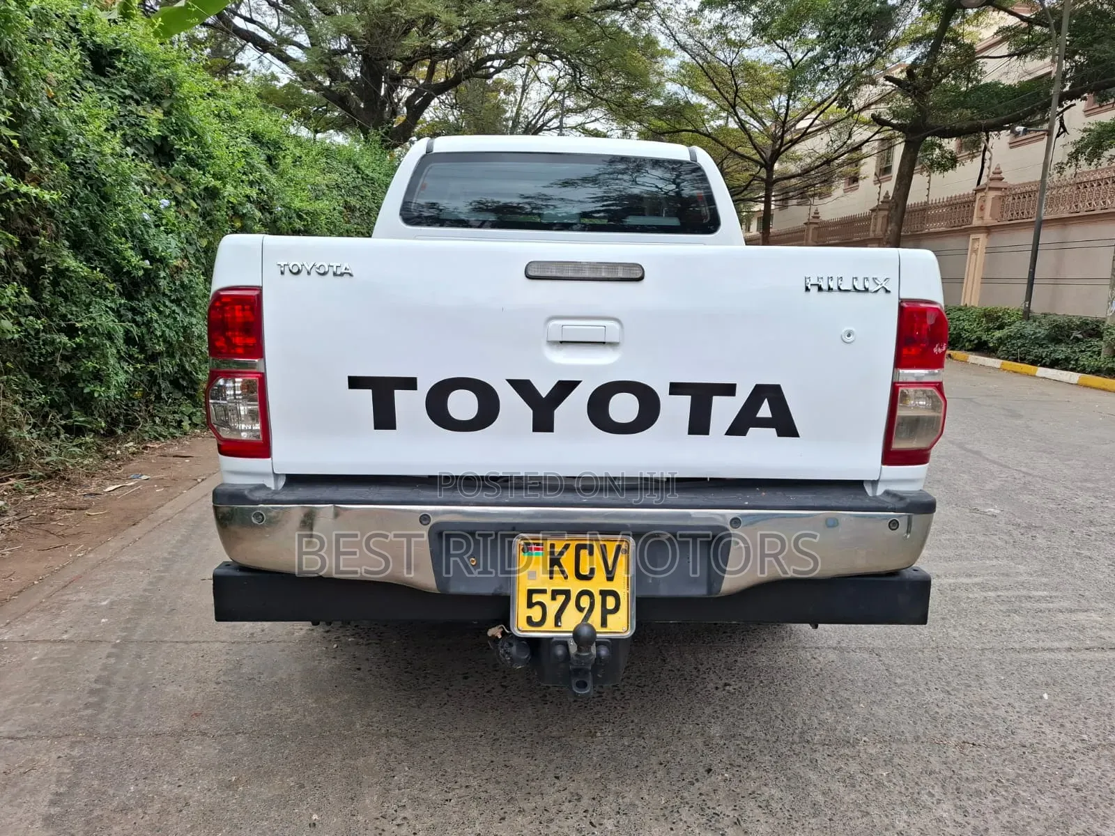 Toyota Hilux 2012 White