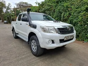 Toyota Hilux 2012 White