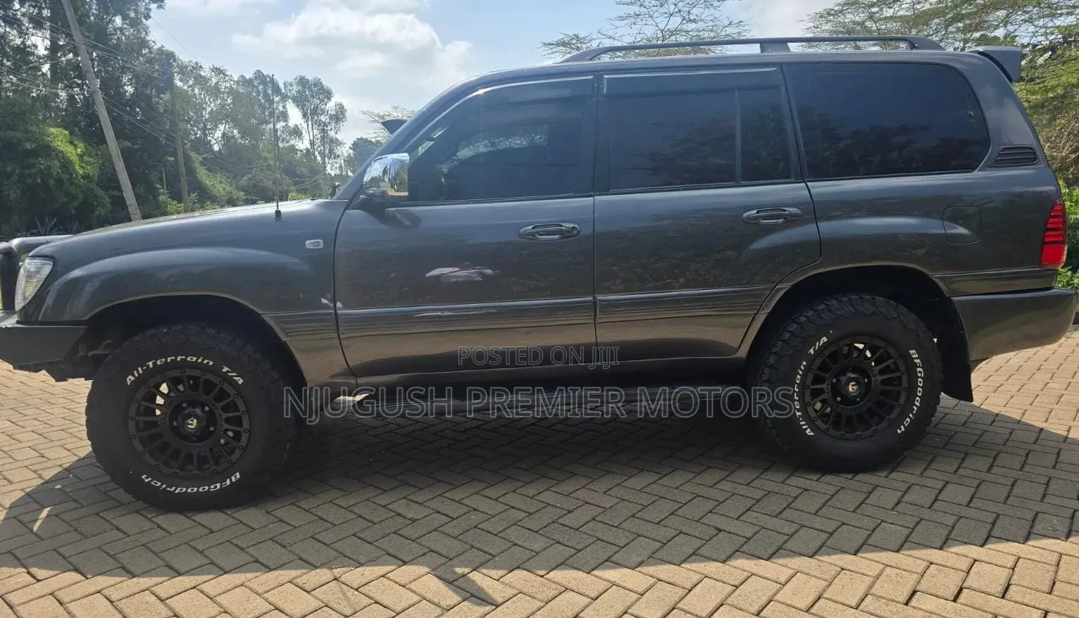 Toyota Land Cruiser 2005 Gray