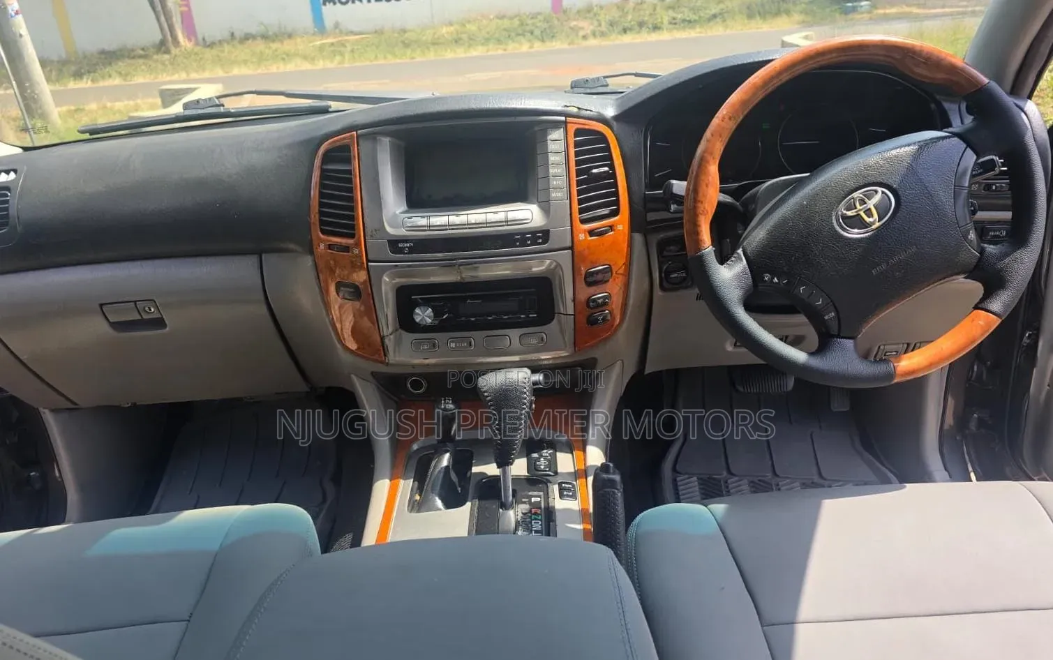Toyota Land Cruiser 2005 Gray