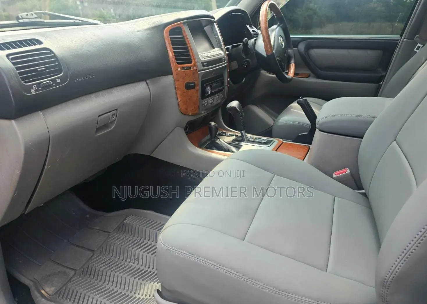 Toyota Land Cruiser 2005 Gray