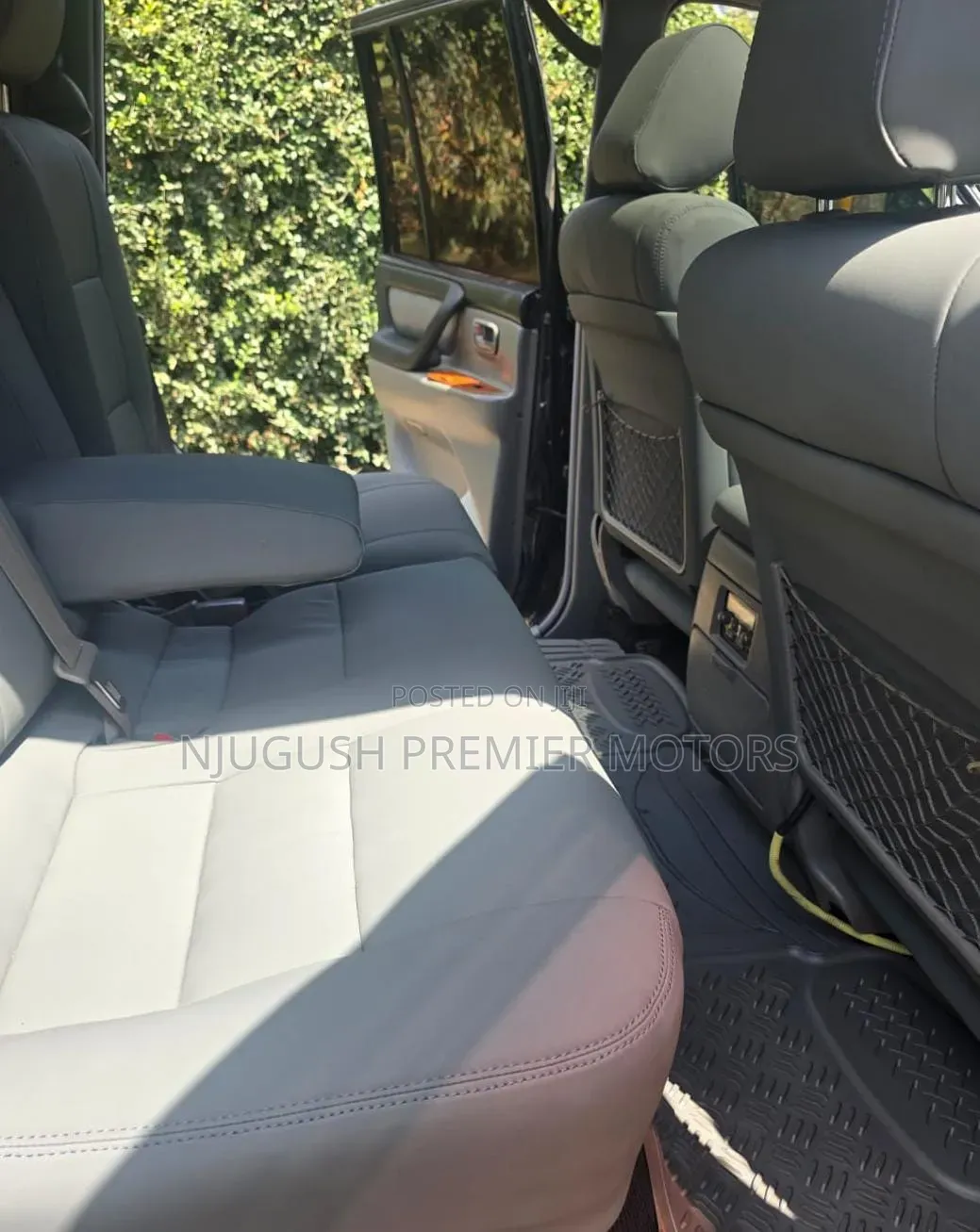 Toyota Land Cruiser 2005 Gray