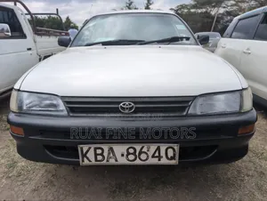 Toyota Corolla 2000 White