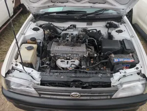 Toyota Corolla 2000 White