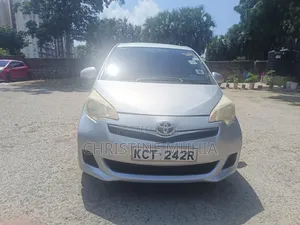 Toyota Ractis 2011 Silver