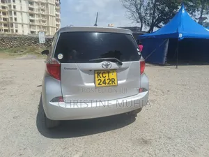 Toyota Ractis 2011 Silver