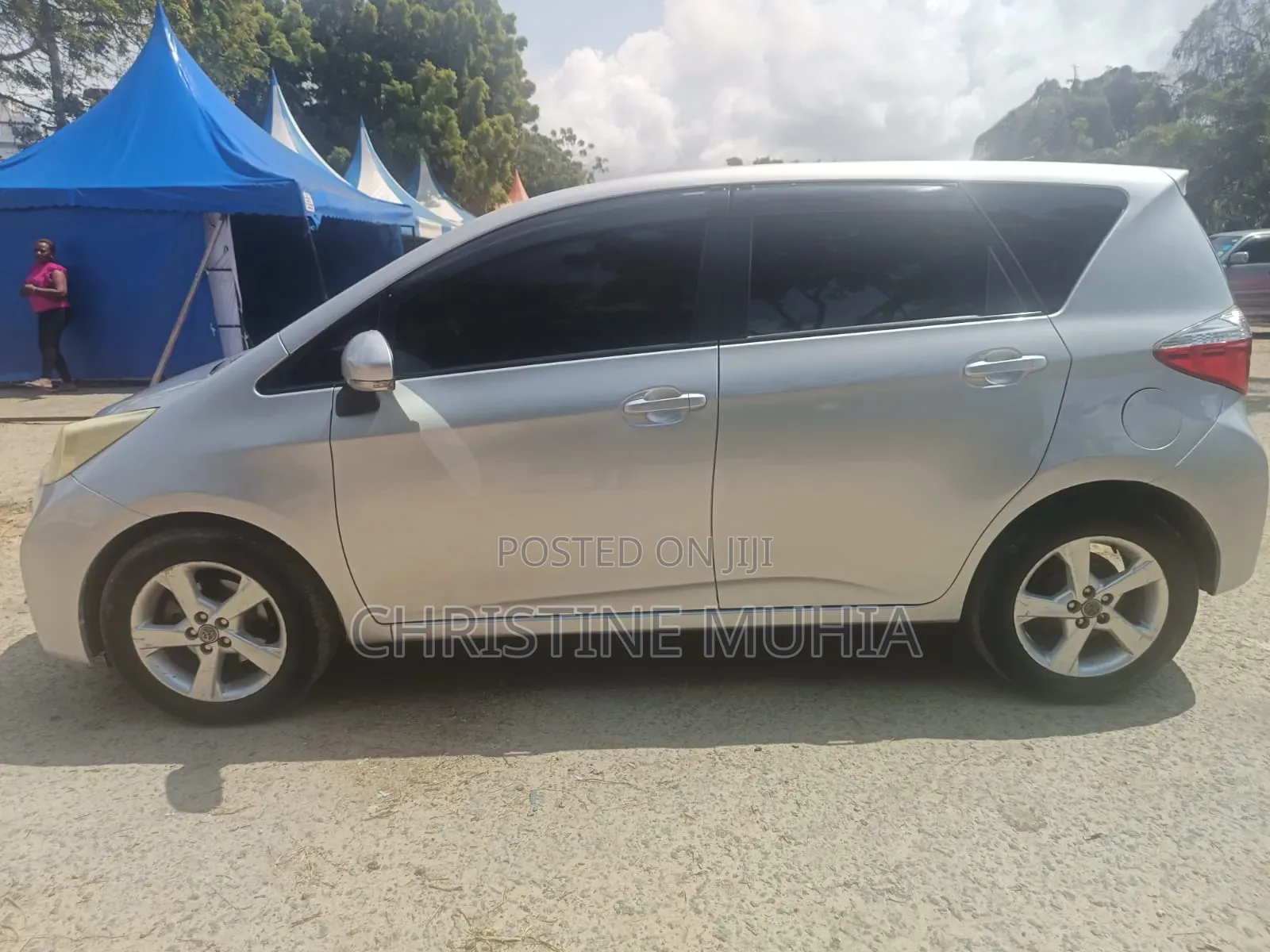 Toyota Ractis 2011 Silver