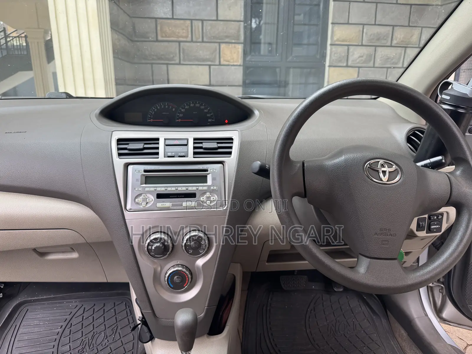 Toyota Belta 2011 Silver