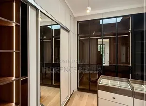 5bdrm Mansion in Hardy for sale