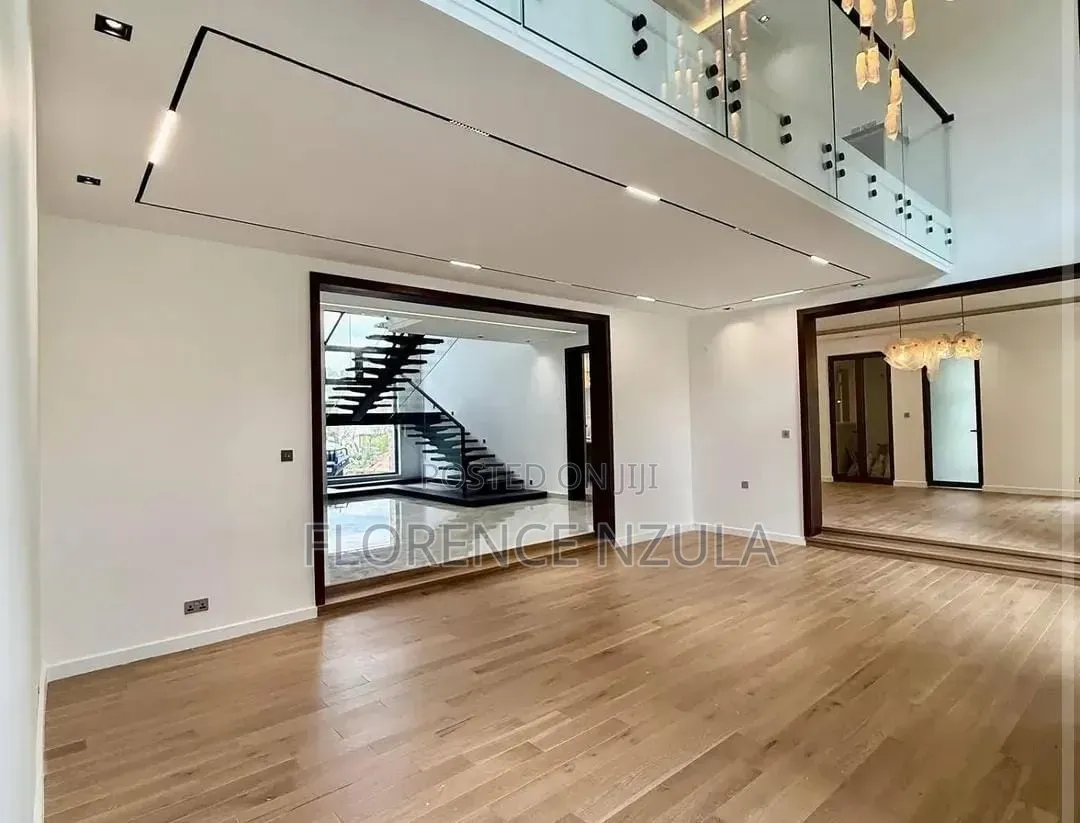 5bdrm Mansion in Hardy for sale