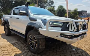 Toyota Hilux 2022 Off white