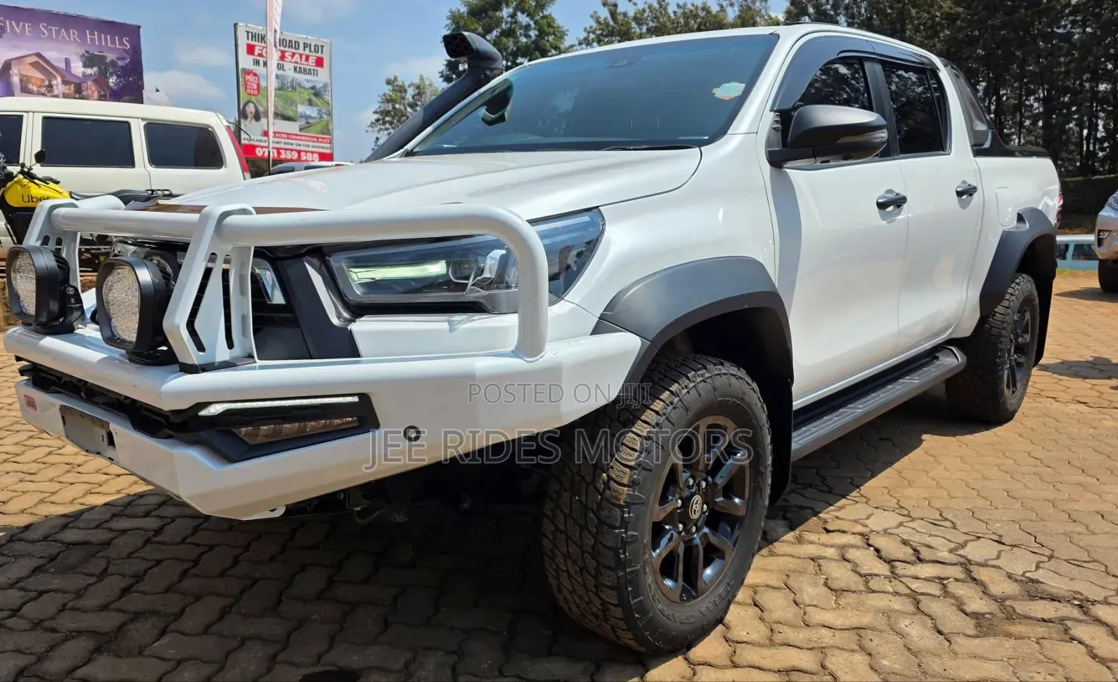 Toyota Hilux 2022 Off white