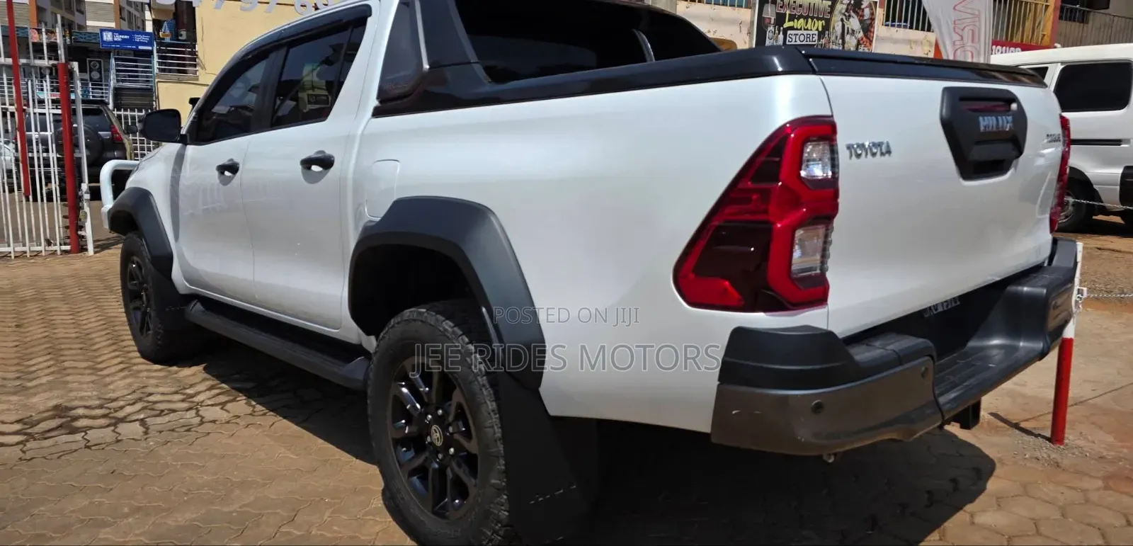 Toyota Hilux 2022 Off white