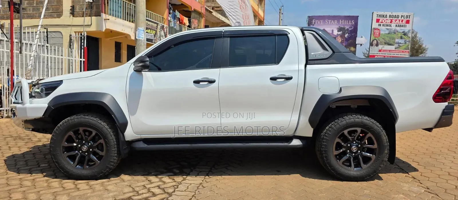 Toyota Hilux 2022 Off white