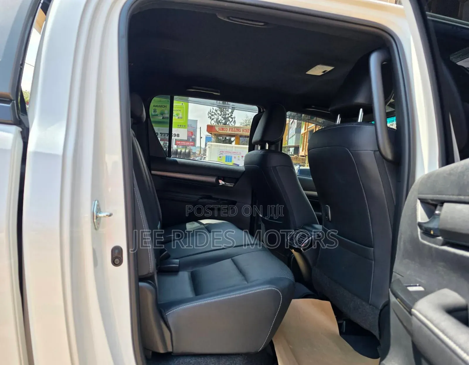 Toyota Hilux 2022 Off white
