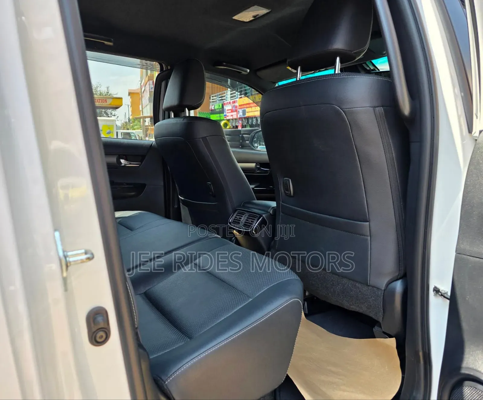 Toyota Hilux 2022 Off white