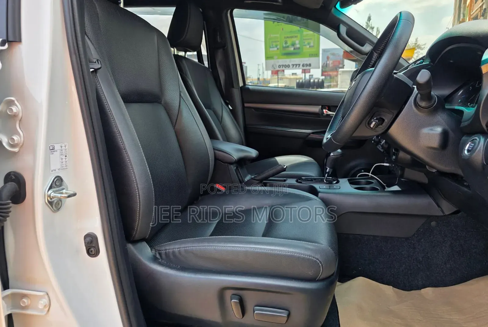Toyota Hilux 2022 Off white