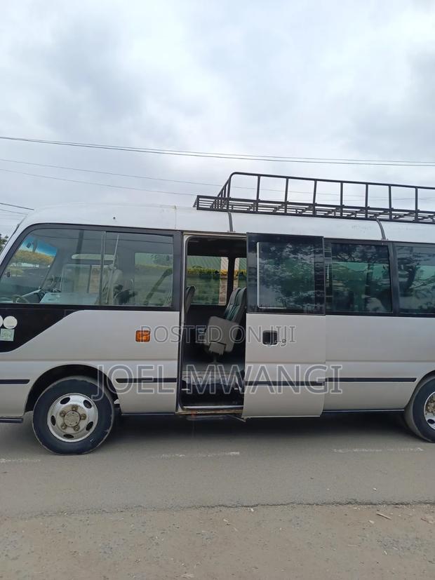 Toyota Coaster 2010 Silver - thumbnail 9