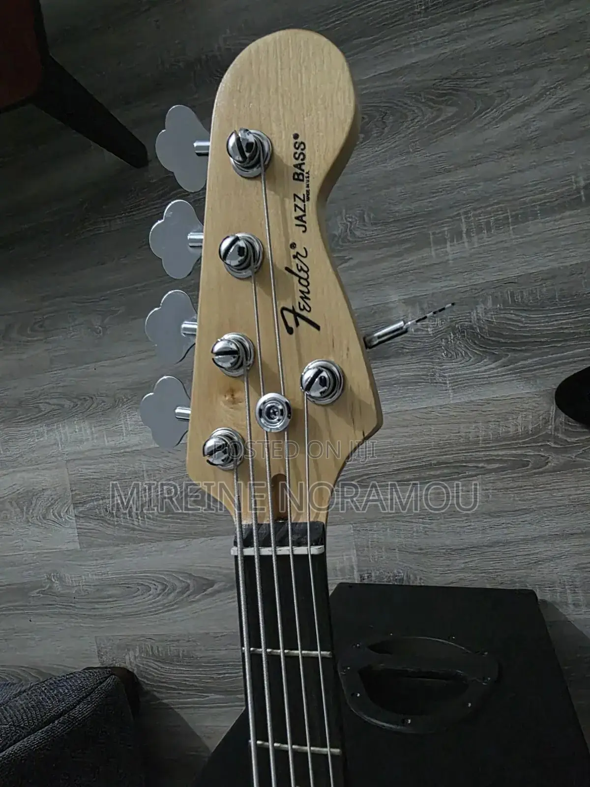Fender Jazz 5 Strings Bass Guitar