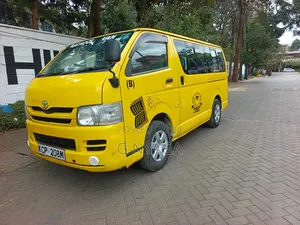 Toyota HiAce 2011 Yellow