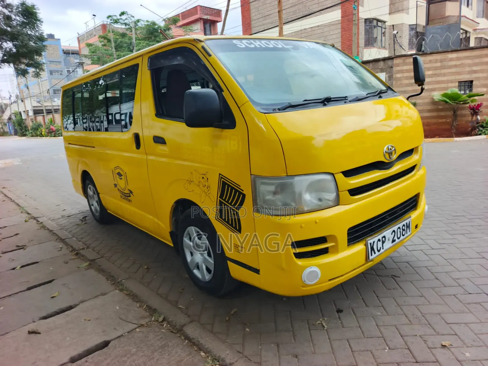 Toyota HiAce 2011 Yellow