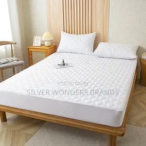 Water Proof Mattress Protector, Can Fit Upto 9.5 Inch Mattress.