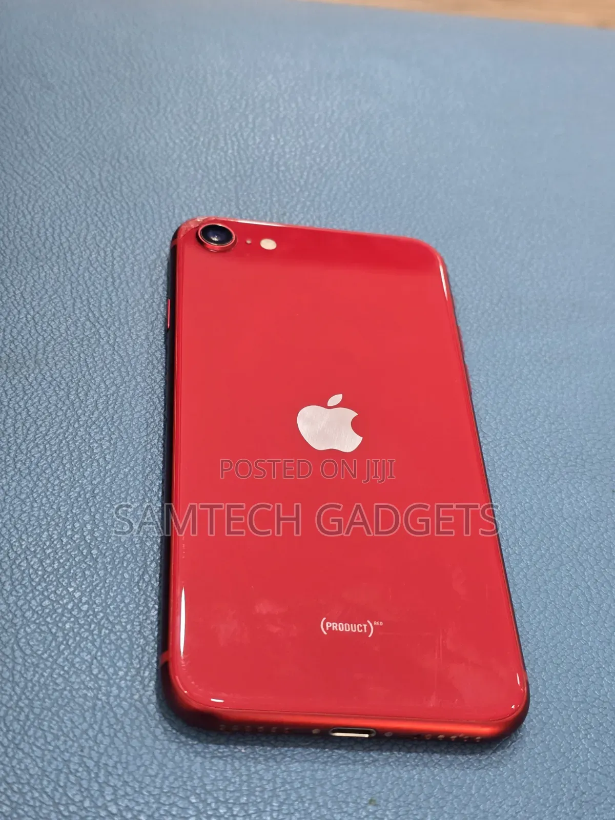 Apple iPhone SE (2020) 64 GB Red