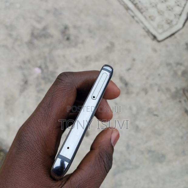 LG G7 ThinQ 64 GB Gray - thumbnail 7
