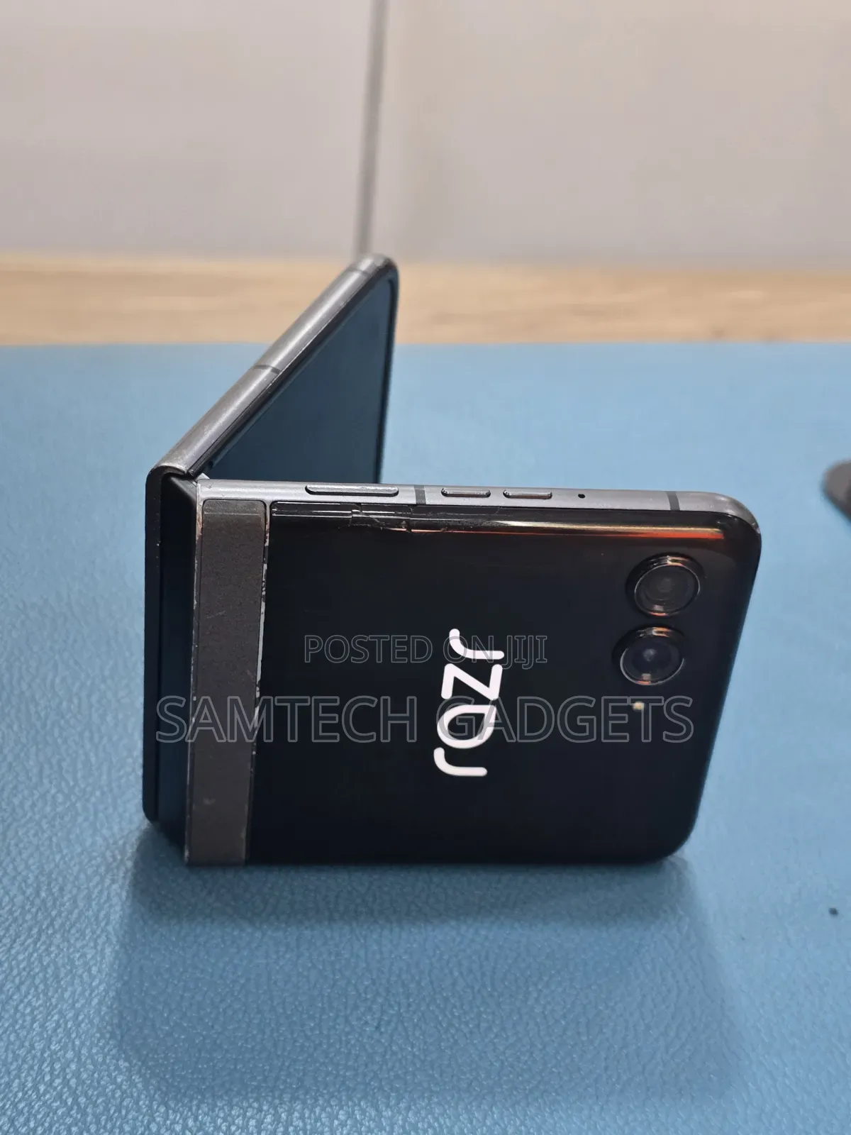 Motorola Razr 2024 256 GB Gray