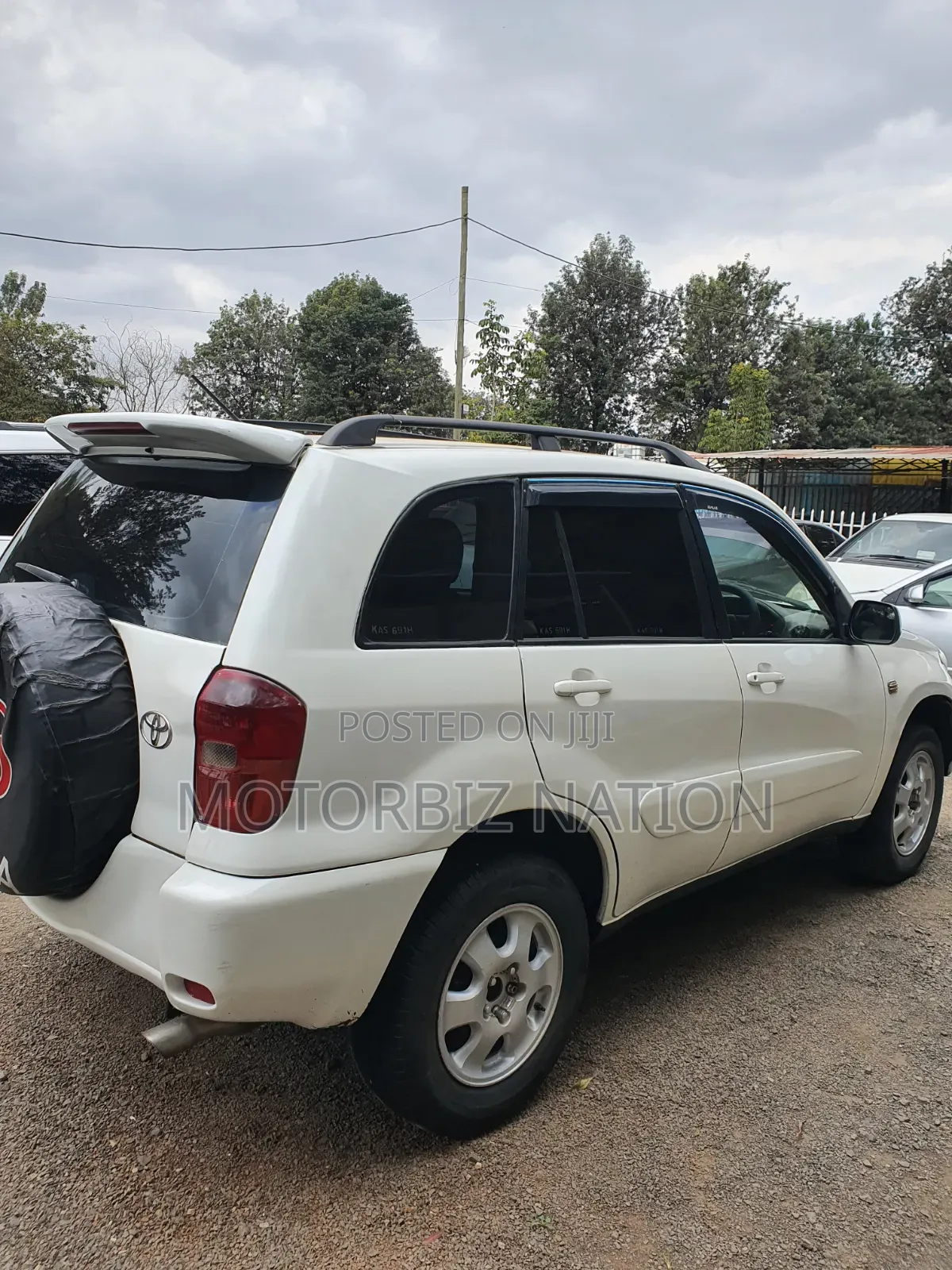 Toyota RAV4 Base FWD 2001 White