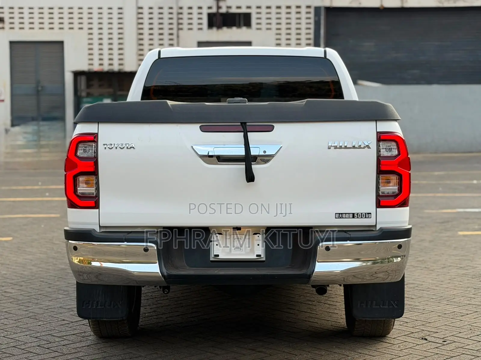 Toyota Hilux 2022 White