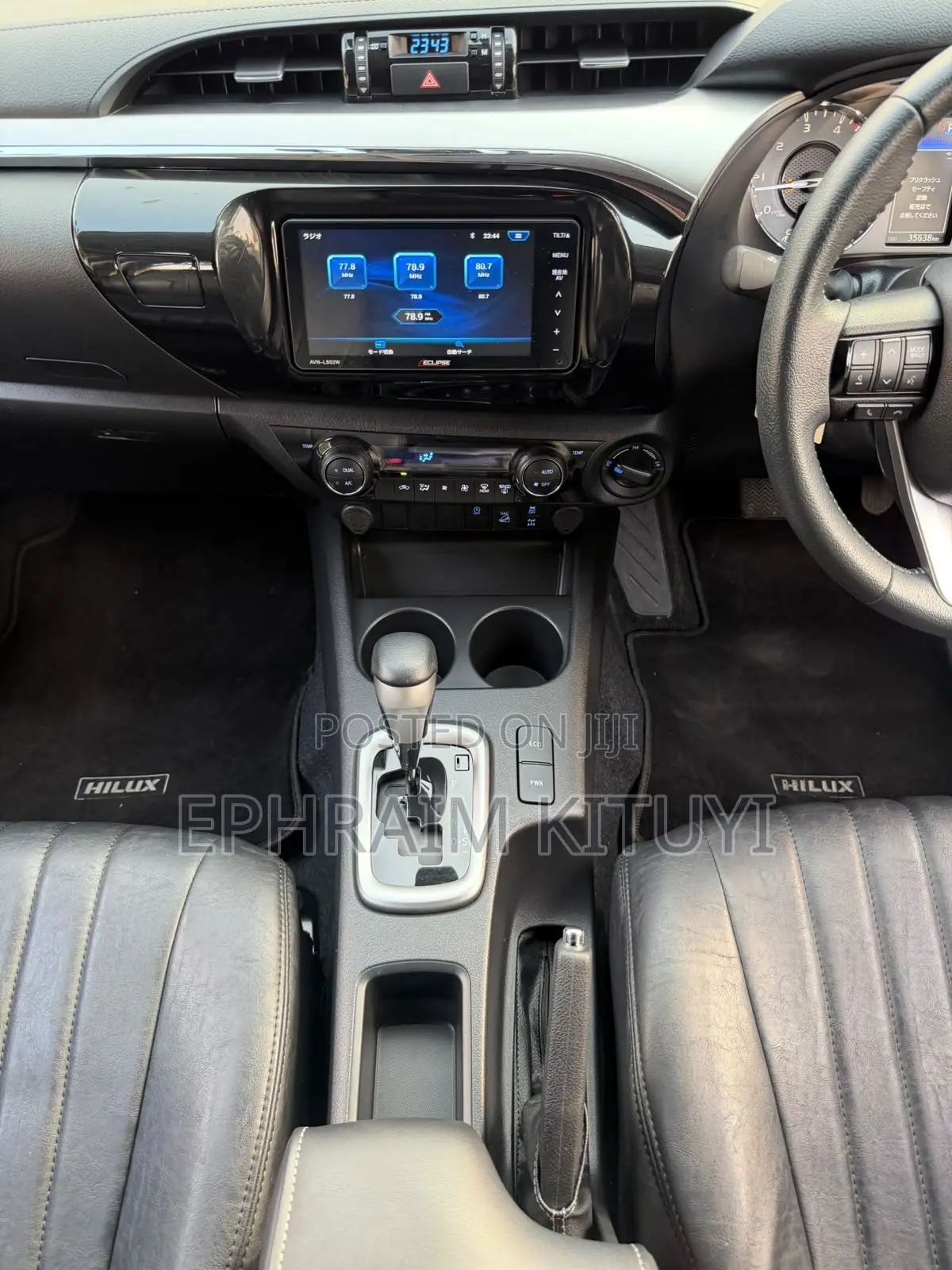 Toyota Hilux 2022 White