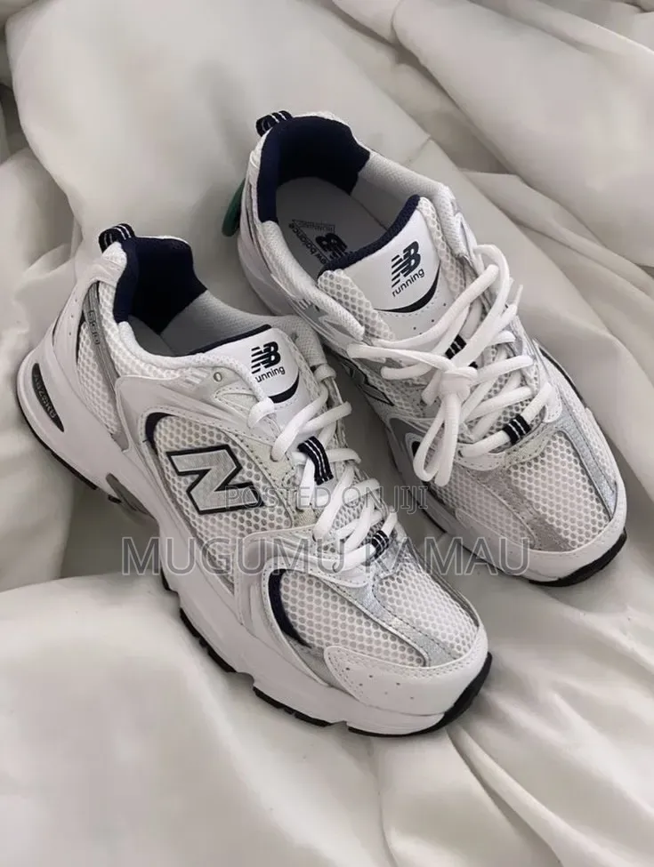 New Balance 530 White/Navy Running Sneakers – Brand New