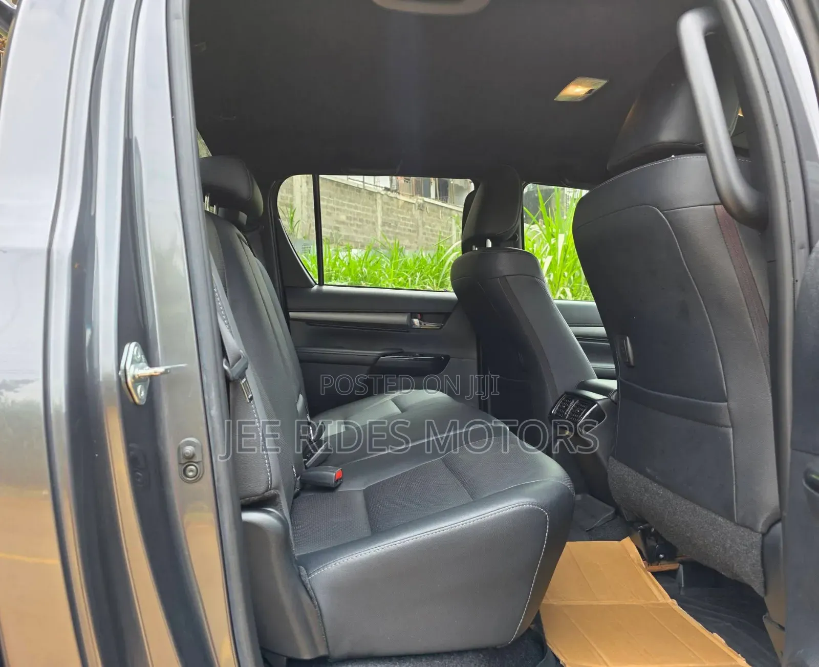 Toyota Hilux 2020 Gray