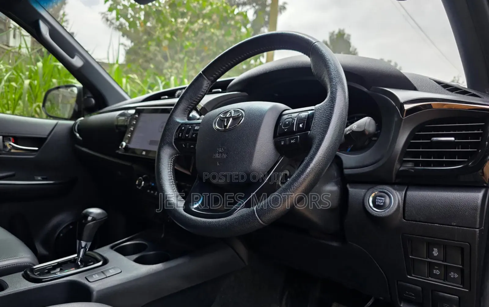 Toyota Hilux 2020 Gray