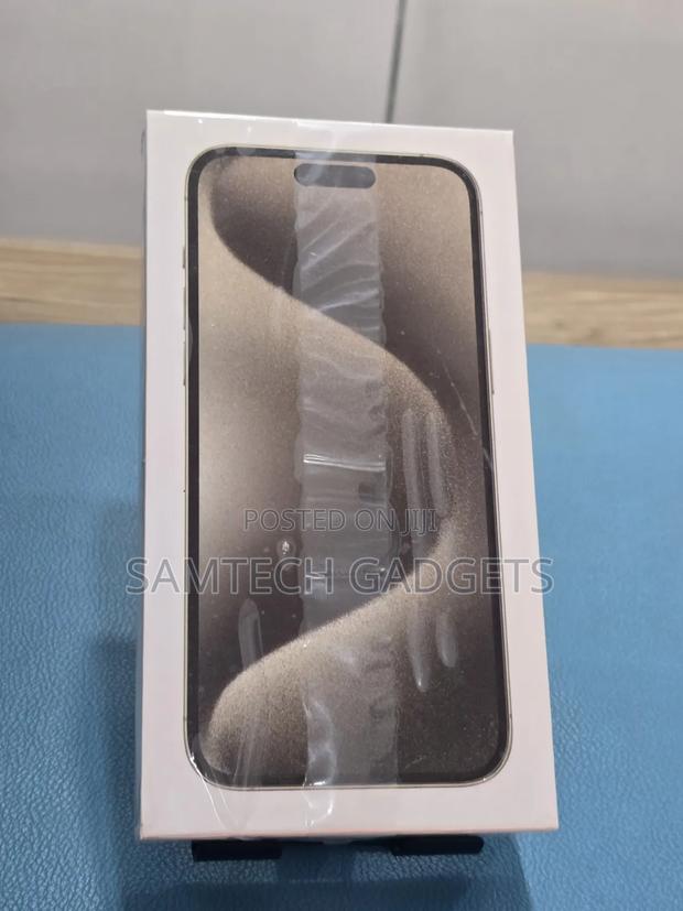 New Apple iPhone 15 Pro Max 256 GB Black