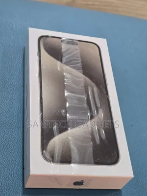 New Apple iPhone 15 Pro Max 256 GB Black