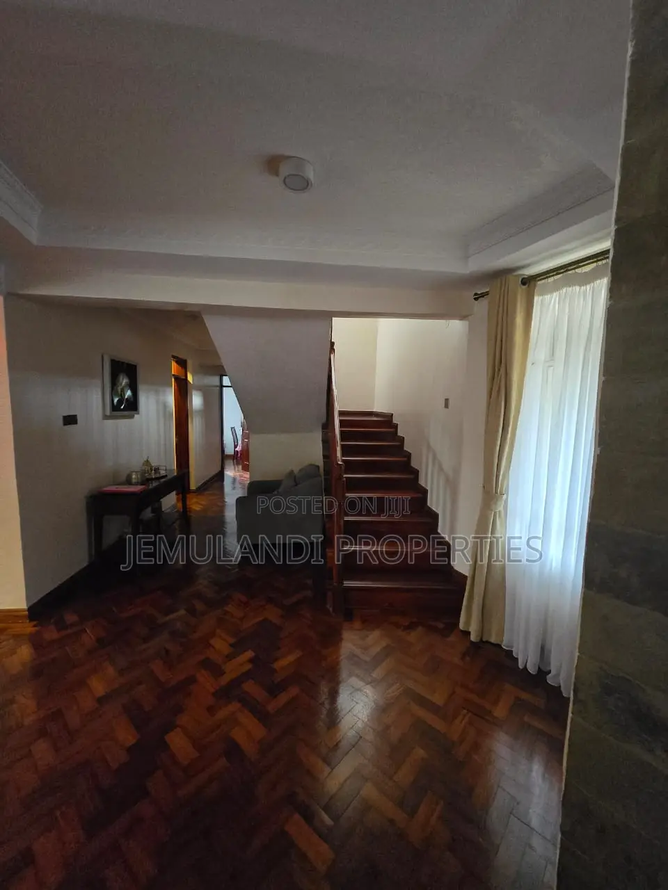 5bdrm Mansion in Katani for sale