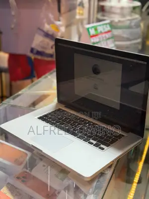 Laptop Apple MacBook Pro 2015 8GB Intel Core i7 HDD+SSD 512GB