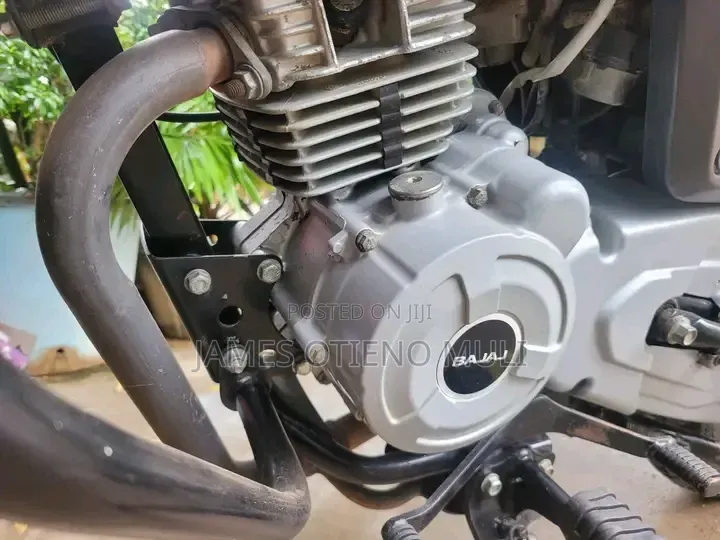 Bajaj Boxer 150 UG 2025 Black