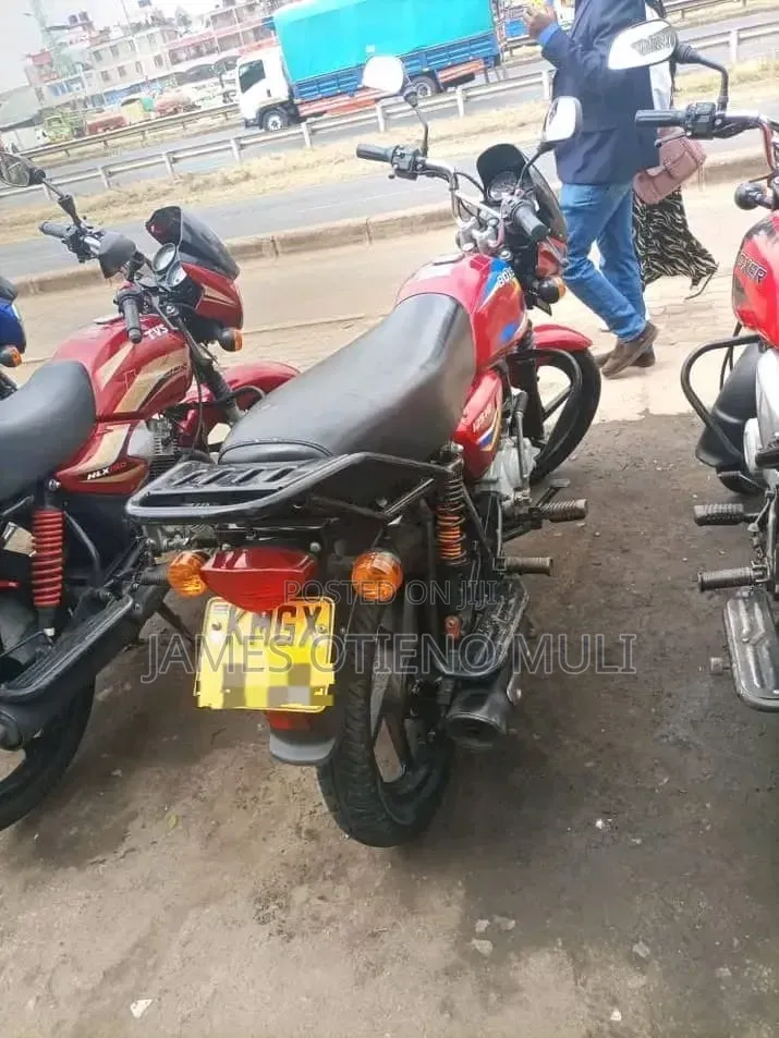Bajaj Boxer 150 UG 2025 Black