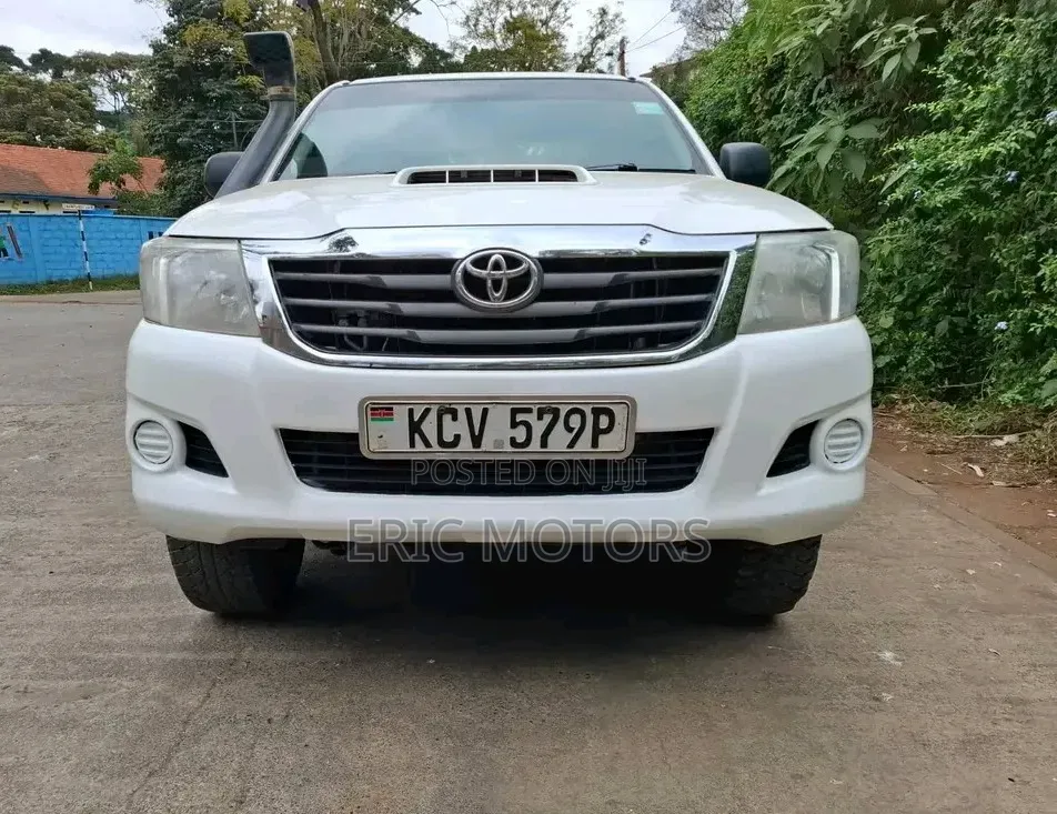 Toyota Hilux 2013 Pearl