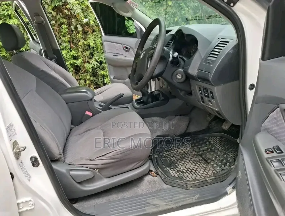 Toyota Hilux 2013 Pearl