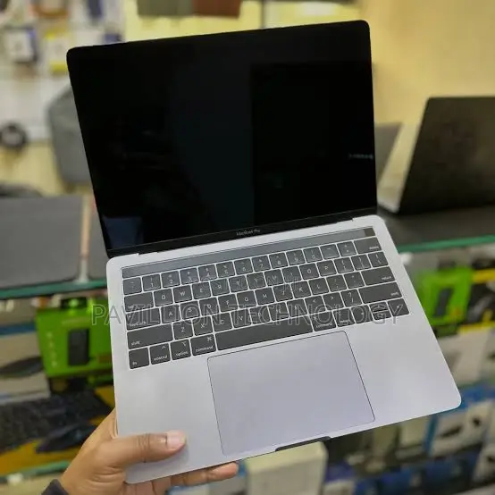 Laptop Apple MacBook 2019 16GB Intel Core i5 SSD 256GB