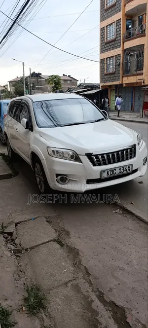 Toyota Vanguard 2014 White