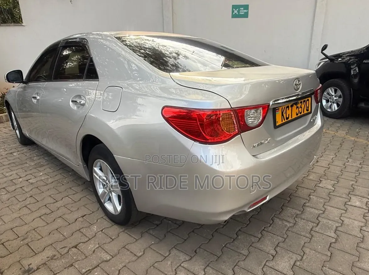 Toyota Mark X 2011 Silver