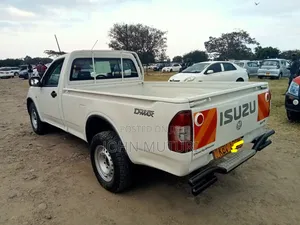 Isuzu D-MAX 2012 White