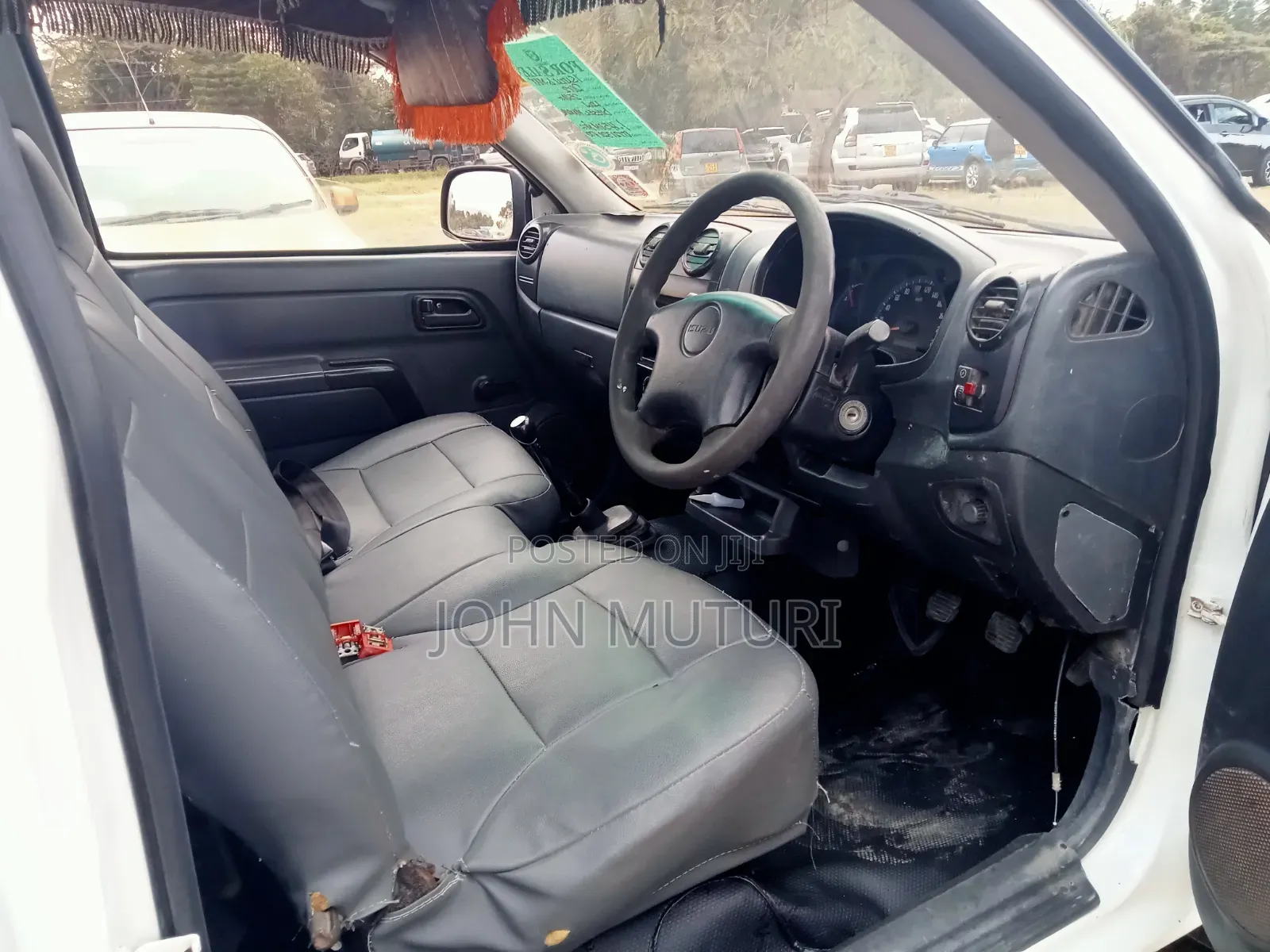 Isuzu D-MAX 2012 White