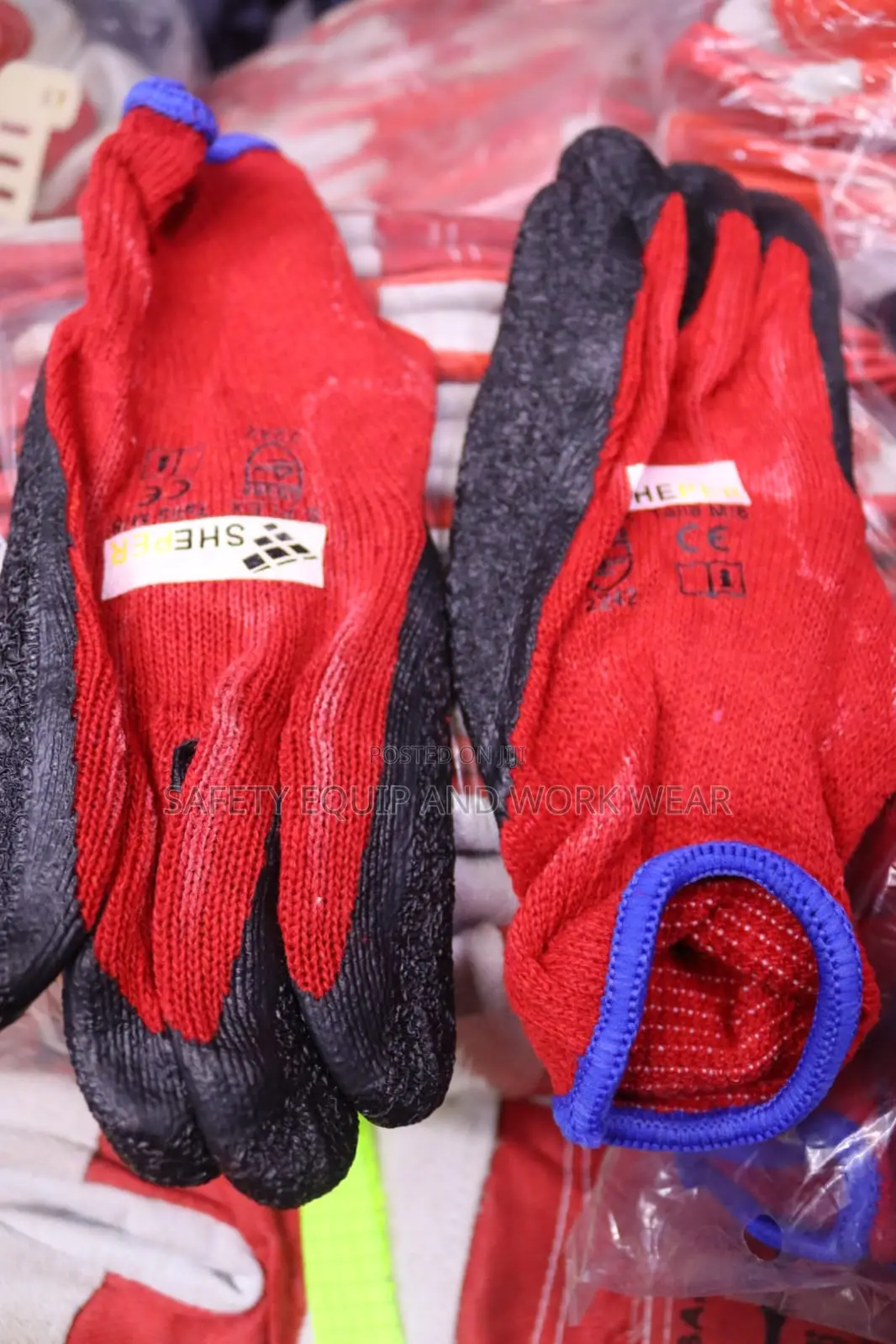 Heavy-Duty Diamond Grip Latex Coated Safety Gloves – Red & Black