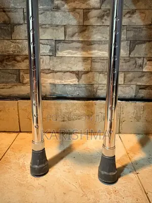 Medex Adjustable Elbow Crutches (Pair) – Excellent Condition